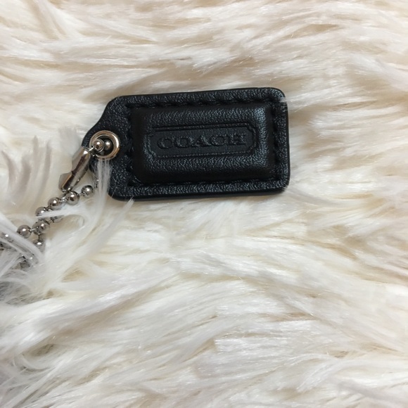 ๐ค Beautiful Coach Wristlet ๐ค - Picture 5 of 7